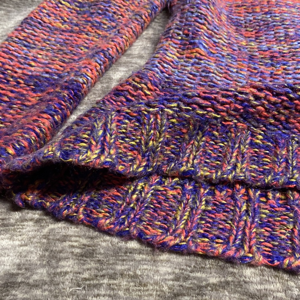 Wet Seal Womanโs Knit Sweater Size Medium (could work for a small) - Picture 8 of 13